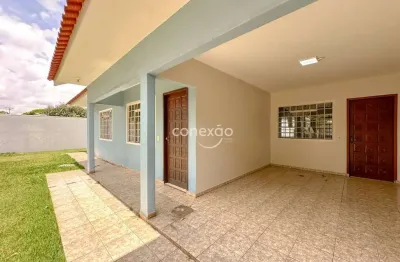 Casa sozinha no terreno para locação com 1 suíte + 2 quartos, vila industrial - toledo/pr