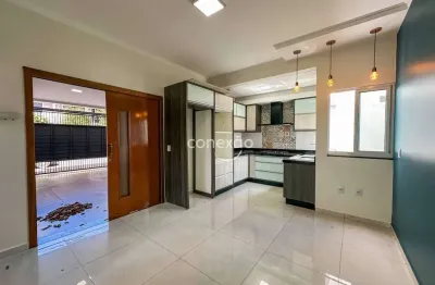 Sobrado de esquina para locação com 1 suíte + 1 quartos, JD. COOPAGRO - TOLEDO/PR