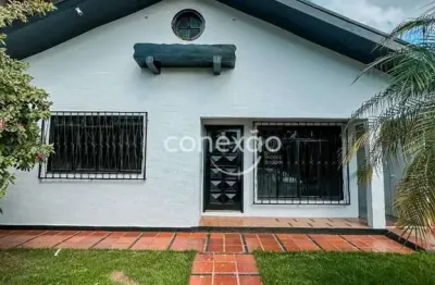 Casa com 3 quartos à venda no Centro, Toledo 