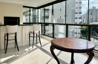 Amplo apartamento com 3 suítes, escritório, 3 vagas e localização privilegiada no centro de florianópolis