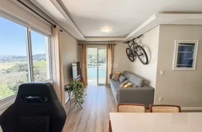 Amplo apartamento de 2 dormitórios com vista para o mar e 2 vagas no bairro pantanal