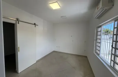 Sala comercial com 2 salas para alugar na Rua Senador Dantas, Centro, Mogi das Cruzes