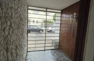 Casa com 2 quartos para alugar na Avenida Henrique Eroles, Alto Ipiranga, Mogi das Cruzes