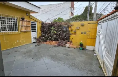 Casa com 3 quartos para alugar na Rua Evaristo da Veiga, Jardim Cintia, Mogi das Cruzes