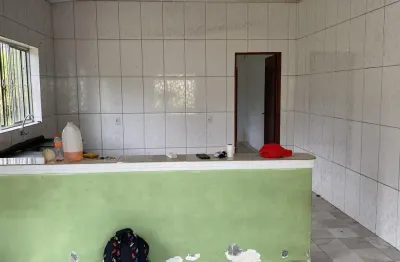 Casa com 2 quartos para alugar na Rua Santana, Centro, Mogi das Cruzes