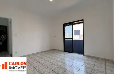 Vaga demarcada, 2 quartos, 3 sacadas, sala, cozinha, banheiro, área de serviço, elevador e garagem.