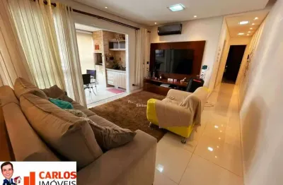 Lazer completo na ponta da praia, 2 suítes, varanda gourmet, elevador, garagem, portaria.