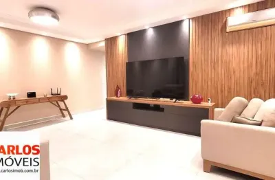 Confortável e elegante apartamento à venda na ponta da praia.
