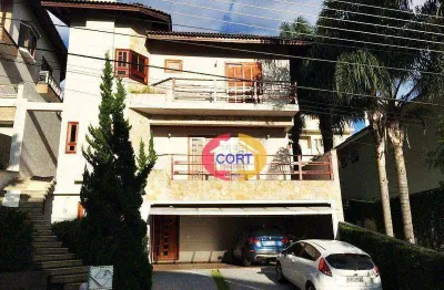 Linda casa com excelente localização no condomínio de arujá 5!!!