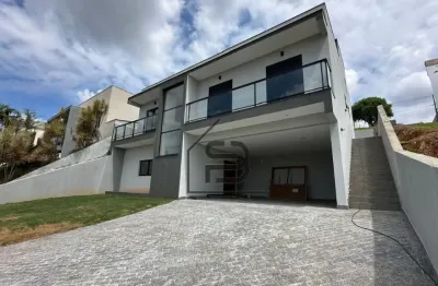 Sobrado à venda condomínio real bragança, 3 dormitórios sendo 1 suíte, área gourmet com churrasqueira, quintal e piscina com hidro, 4 vagas de garagem, bragança paulista.