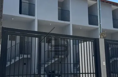 Sobrado à venda vila aparecida, 73m² sendo, 2 dormitórios sendo1 suíte com sacada, 1 banheiro social, sala, cozinha, espaço para lavado debaixo da escada, lavanderia e quintal nos fundos e garagem par
