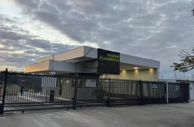 Terreno à venda condomínio flamboyan, 600m² com leve declive, meio de rua, bragança paulista.