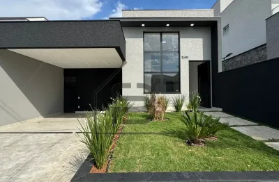 Casa térrea à venda condomínio portal da serra, 3 quartos sendo 1 suíte, área gourmet com churrasqueira, piscina e 4 vagas de garagem, bragança paulista.