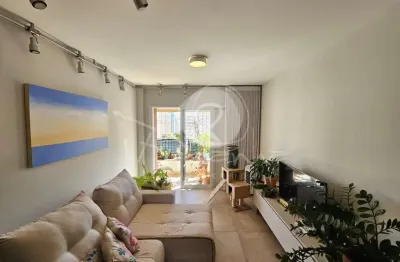 Apartamento 3 quartos e 2 vagas cobertas para venda em frente a praça por r$ 788mil no cambuí em campinas - façanha imóveis campinas
