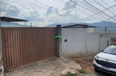 Casa com 2 quartos à venda em santa rita de cássia, mariana  por r$ 300.000