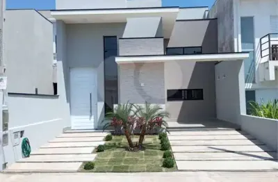 Casa  à venda com 3 quartos, sendo 2 suítes,  no condomínio jardim guarujá, salto - sp