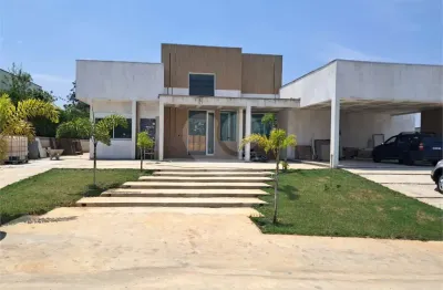 Casa  à venda com 3 quartos, sendo 3 suítes,  no condomínio terras de mont serrat, salto - sp