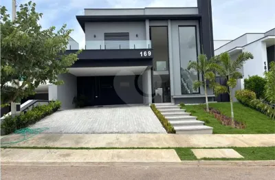 Sobrado à venda com 4 quartos, sendo 4 suítes,  em residencial central parque, salto - sp