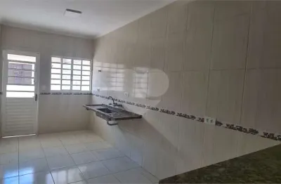 Casa térrea à venda com 2 quartos, sendo 1 suíte,  em recanto do guarau, salto - sp