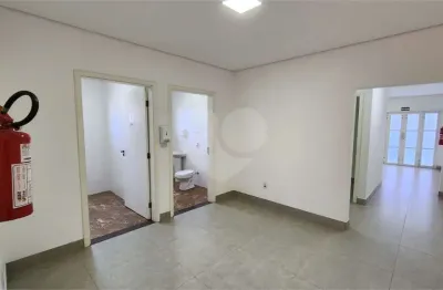 Ponto comercial com 6 salas para alugar na Rua Floriano Peixoto, 266, Centro, Salto