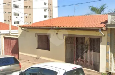Casa à venda com 3 quartos, sendo 1 suíte,  no centro, salto - sp