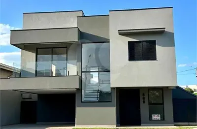 Casa  à venda com 3 quartos, sendo 1 suíte,  no condomínio lagos d icarai, salto - sp
