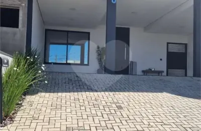 Casa  à venda com 3 quartos, sendo 3 suítes,  no condomínio costa das areias, salto - sp