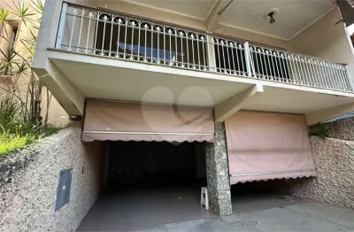 Casa à venda com 5 quartos, sendo 2 suítes,  no centro, salto - sp