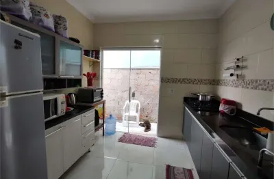 Casa à venda com 2 quartos, sendo 1 suíte,  em jardim imperador, salto - sp