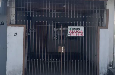 Sobrado 3 dormitórios, quintal e uma vaga de garagem