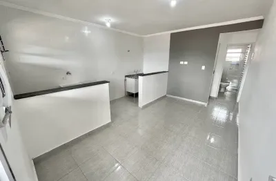 Aparentemente de uma sala , cozinha , banheiro e lavanderia
