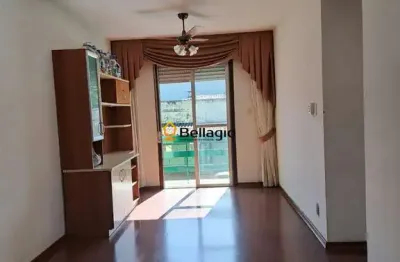 Ótimo apartamento de 2 dormitorios, dependência e garagem fechada!!!
