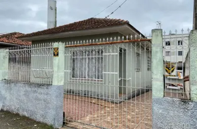 Casa à venda na Lucio De Mendonca, Oficinas, Ponta Grossa