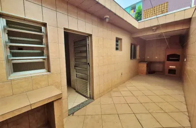 Casa com 2 quartos à venda na Rua Sara Bernhard, 220, Vila Cláudia, São Paulo
