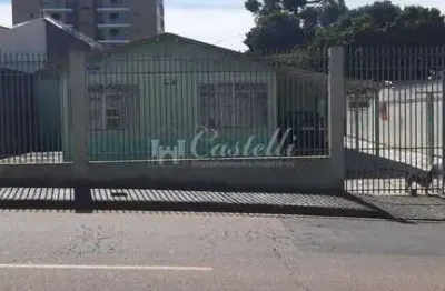 Casa com ótima localização, ideal para investidores, contendo  4 quartos