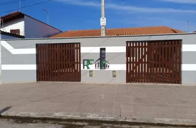 Casa geminada com 1 suite e 3 vagas de garagem bairro bopiranga itanhaem