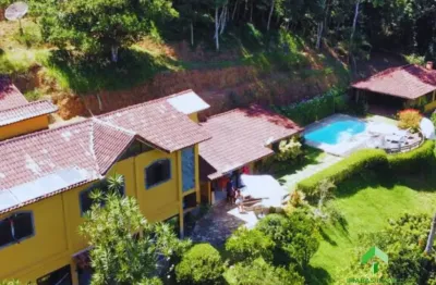 Casa com 5 quartos e 4 banheiros, com churrasqueira, piscina em ipiabas