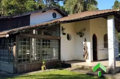 Sitio com 2 Casas, Piscina, Área Gourmet, Pasto, Plantio de Eucalipto com 16 Alqueires