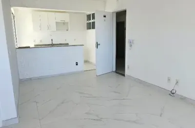 Apartamento com 2 quartos para alugar na Rua Piatã, Piatã, Salvador