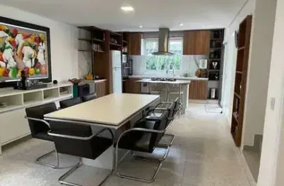 Alphaville 4 - mobiliada e reformada - r$2.990.000,00 - estuda permuta