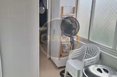 Apartamento de 2 dorms com sala para 2 ambientes no gonzaga