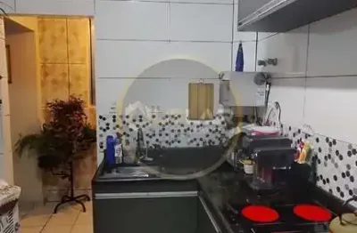 Apartamento de 2 dorms de frente com varanda próx Av Ana Costa