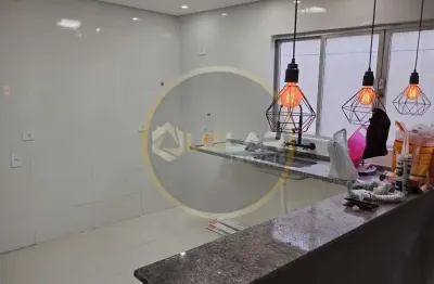 Casa geminada em sv, com 2 dormitórios, quintal, toda reformada