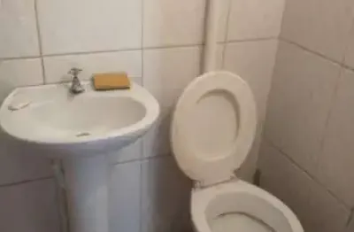 Ponto comercial para alugar na Rua Tenente Araquem Batista, 389, Penha, Rio de Janeiro