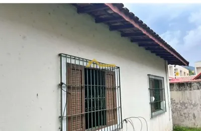 À venda - casa 2 dormitórios na martim de sá - caraguatatuba -sp