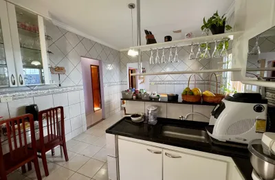 Casa térrea à venda com 3 qtos 3 vagas, jd sao judas tadeu - goiânia