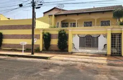 Casa à venda na Rua José Gomes de Paula, Vila São Jorge, Anápolis, 256 m2 por R$ 900.000