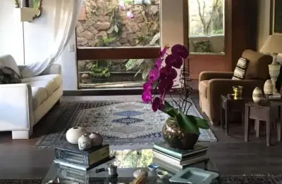 Casa em condomínio fechado com 4 quartos à venda em itanhangá