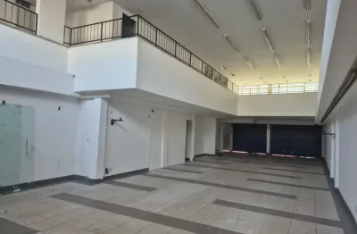 Lojão na taquara com 354m², localização excelente perto de todos os comércios  da região.