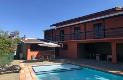 Linda chácara com piscina, 5 quartos, incluindo 3 suítes no bairro monterrey, louveira - sp